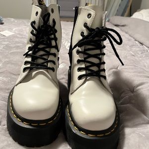 Dr Martens Jadon boot